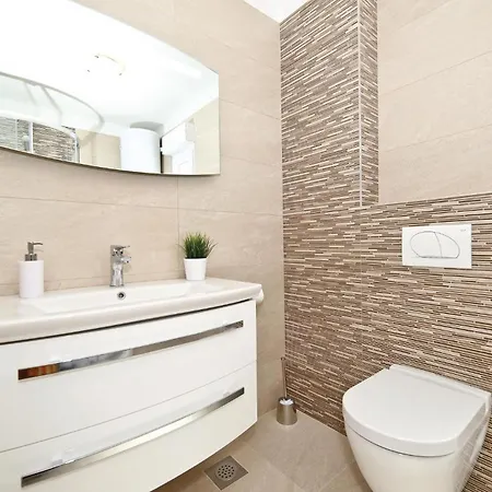 펜션 Zedno With Sea View 12 *